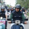 Vespa Touring dan Ngabuburide Bareng Wagub Taj Yasin Pantau Pasokan BBM