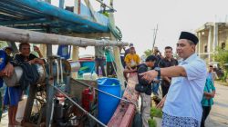 Taj Yasin Tinjau Kepungan Rob Nelayan Bonang Demak, Berikan Solusi Dermaga Apung