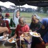 Polres Tegal Berbagi, Buka Puasa Bersama Ojol dan Warga di Lapangan Kalibliruk