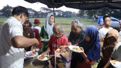 Polres Tegal Berbagi, Buka Puasa Bersama Ojol dan Warga di Lapangan Kalibliruk