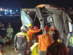Bus Terjun ke Sawah di Tol Pejagan, Satu Tewas Puluhan Luka-Luka