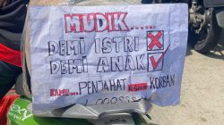 Fenomena Tulisan Lucu dan Nyeleneh Pemudik Motor Warnai Arus Mudik Lebaran 2026 di Brebes