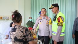 Polres Brebes Dampingi Pemulihan Psikologis Korban Kecelakaan Bus di Tol