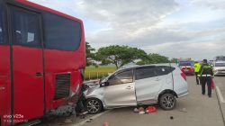 Calya Tabrak Bus Agra Mas di Tol KM 290 B Pejagan-Pemalang, Tiga Orang Meninggal Dunia di Lokasi