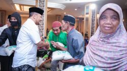 Gubernur Jateng Bagikan 4 Ton Zakat ke 2.000 Mustahik di Malam Takbiran