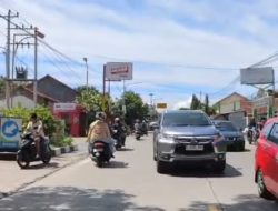 Terjadi Kepadatan, One Way Lokal Diberlakukan di Ruas Linggapura Brebes