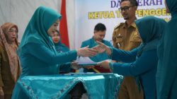 Nilna Almuna Ischak Lantik 14 Ketua TP PKK dan Pembina Posyandu Kecamatan di Kabupaten Tegal