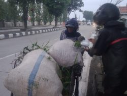 Komunitas Ndasmumet Brebes Menyusuri Jalan Untuk Berbagi Jelang Buka Puasa