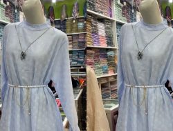 Jelang Idulfitri, Gamis Viral dan Peralatan Ibadah Diserbu Pembeli