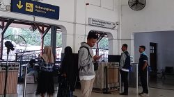 Geliat Mudik di Stasiun Tegal, Perantau Pulang Lebih Awal