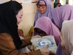 Bupati Brebes Salurkan 1.000 Paket Beras untuk Warga