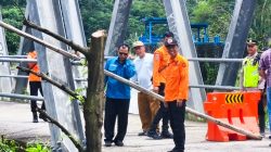Cek Talud Jembatan Longsor, Wabup Wurja Minta Gerak Cepat Ditangani