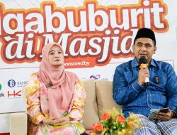 Wagub Taj Yasin dan Ning Nawal Isi Kuliah Ramadan UNS