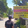 Dishub Jateng Pasang Banner Peringatan di Jalur Alternatif Bumiayu–Sirampog Menuju Guci