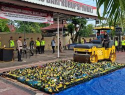 3.072 Botol Miras Hasil Operasi Pekat Ramadan di Brebes Dimusnahkan