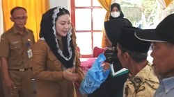 Ratusan Warga Terdampak Bencana di Brebes Selatan Terima Bantuan Sembako dari Bupati