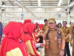 Bupati Tegal “Blusukan” Pantau Pembayaran THR, Pastikan Hak Pekerja Terpenuhi