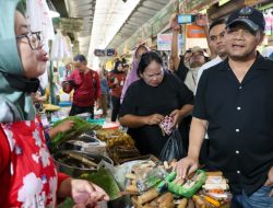 Cek Harga Sembako, Ahmad Luthfi Temukan Kondisi Stabil di Pasar Bunder Sragen