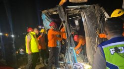 Begini Kronologi Bus Terjun ke Sawah di Tol Pejagan, Satu Tewas