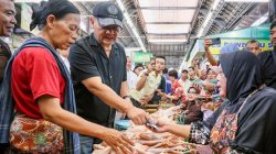 Blusukan Pasar Gede Solo, Ahmad Luthfi Pastikan Harga Tetap Stabil