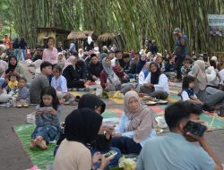 Liburan Lebaran Idul Fitri 2026, Pengunjung Pasar Slumpring Cempaka Tegal Membludak