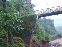 Jembatan Gantung Sangkanjaya Nyaris Ambruk, Pondasi dan Lantai Bolong