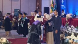 Cetak Lulusan Unggul, 42 Wisudawan Universitas Bhamada Slawi Raih Predikat Cumlaude
