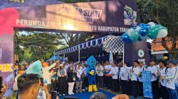 Tenaga Harian Lepas Raih Hadiah Motor Listrik di Jalan Sehat Bersama HUT ke-34 Perumda Tirta Ayu