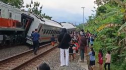 KA Bangunkarta Anjlok di Bumiayu Brebes, Tiga Gerbong Miring dan Jalur Sempat Lumpuh