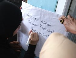 Nawal Yasin Titipkan Pesan Mendalam untuk Guru PAUD Lewat Sehelai Kain