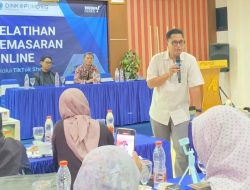Dorong Naik Kelas, Dinkopumdag Brebes Beri Pelatihan Pemasaran Online Pelaku UMKM