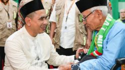 Jateng Berangkatkan 34.122 Jemaah, Wagub Lepas Kloter Pertama Haji Embarkasi Solo