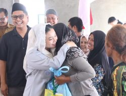 Warga Terharu Menerima Bantuan Wardoyo dari Tangan Bupati Paramitha