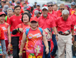 Ribuan Pelari dari 44 Negara Penuhi Red Dress Run