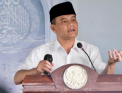 Ahmad Luthfi Salat Id di Huntara Tegal dan Serahkan Sapi ke Warga