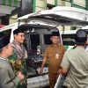 Pemkab Tegal Serahkan Tujuh Ambulans Bagi PCNU, Ini Tunjuannya