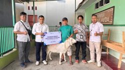 FIFGROUP Kota Pemalang II Berbagi Hewan Kurban untuk Masyarakat