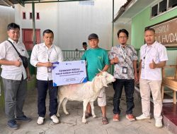 FIFGROUP Kota Pemalang II Berbagi Hewan Kurban untuk Masyarakat