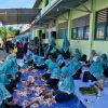 MI Bersama SMPIT Luqman Al Hakim Berbagi 5 Sapi dan 14 Kambing