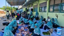 MI Bersama SMPIT Luqman Al Hakim Berbagi 5 Sapi dan 14 Kambing